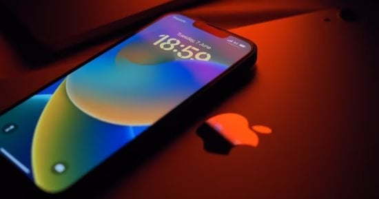 Read more about the article تخطط شركة Apple لإعادة تصميم أجهزة iPhone وMacBook Pro وساعتها الذكية.  اكتشف السبب