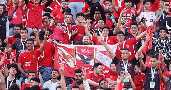 Read more about the article جماهير الأهلي والزمالك تزين ملعب القاهرة لحضور مباراة القمة.  الصور