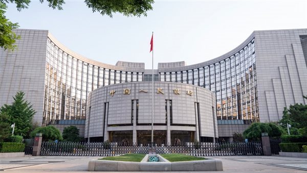 Read more about the article ويوشك البنك المركزي الصيني على تثبيت أسعار الفائدة واستنزاف بعض السيولة