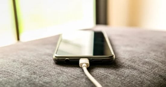 Read more about the article كيفية جعل بطارية iPhone الخاص بك تدوم لفترة أطول عن طريق تغيير إعداداتها