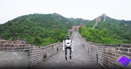 You are currently viewing أول روبوت بشري يتسلق سور الصين العظيم