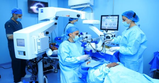 Read more about the article كيف يمكن لجراحة العيون الحديثة استعادة الرؤية في أي عمر؟